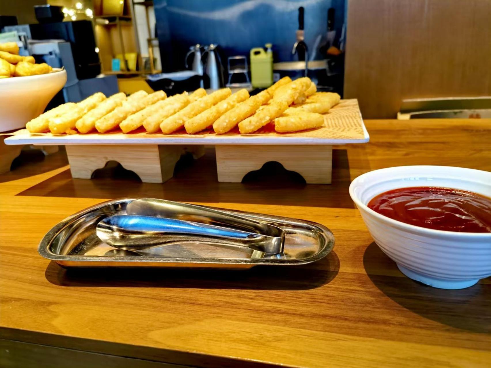 Holiday Inn Guangzhou Zhujiang New Town By Ihg Екстер'єр фото